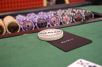 gebrandete Cutcard auf dem Pokertisch gebrandete Cutcard auf dem Pokertisch bei einer Messe