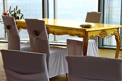 Tisch im KölnSKY königlicher Tisch im KölnSKY