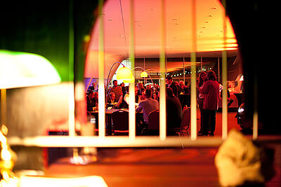 Blick aus dem Kassenhaus Blick aus dem Kassenhaus auf ein mobiles Casino