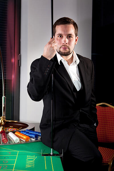 Roulette-Croupier bei der Weihnachtsfeier der Görs Hörakustik AG und Co KG Roulette-Croupier bei der Weihnachtsfeier der Görs Hörakustik AG und Co KG