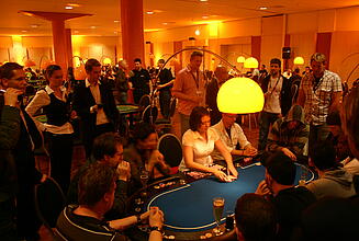 letzte Runde am Final Table bei einem Pokerturnier letzte Runde am Final Table bei einem Pokerturnier im Estrel in Berlin