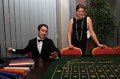 Royal-Events-Team am Roulette-Tisch bei einem Come Together Messeevent der Makino Europe GmbH Royal-Events-Team am Roulette-Tisch bei einem Come Together Messeevent der Makino Europe GmbH