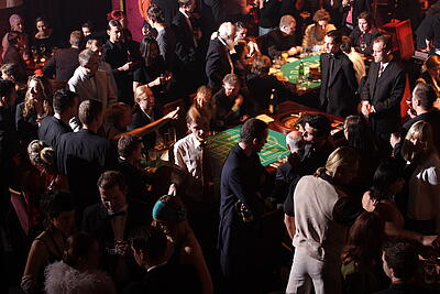 Casino Royal von Royal-Events Viele Gäste spielen beim Casino Royal.