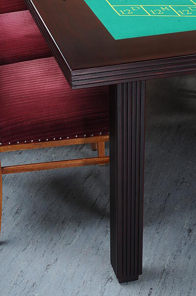 Beine vom Roulette-Tisch Beine vom Roulette-Tisch