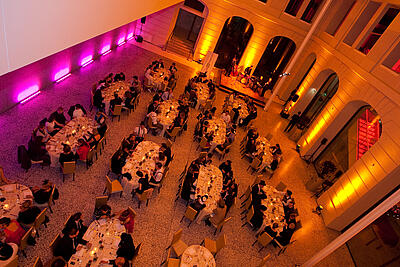 Weihnachtsfeier von brands4friends im Römischen Hof gesetztes Dinner im Römischen Hof für Brands4Friends anlässlich der Weihnachtsfeier